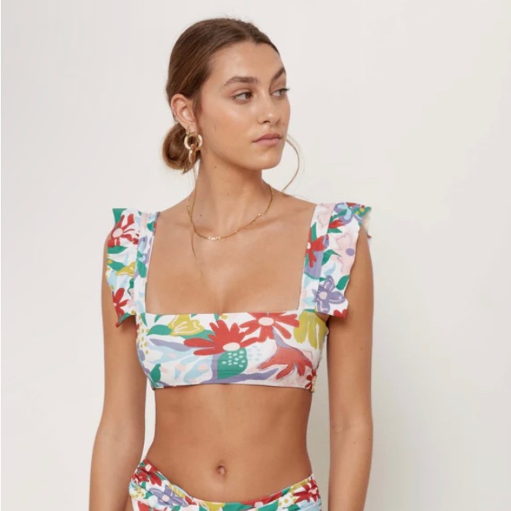 Like🆕 Bikini Top AILA BLUE Ruffle Bordeaux Hermosa Floral Top Size Medium